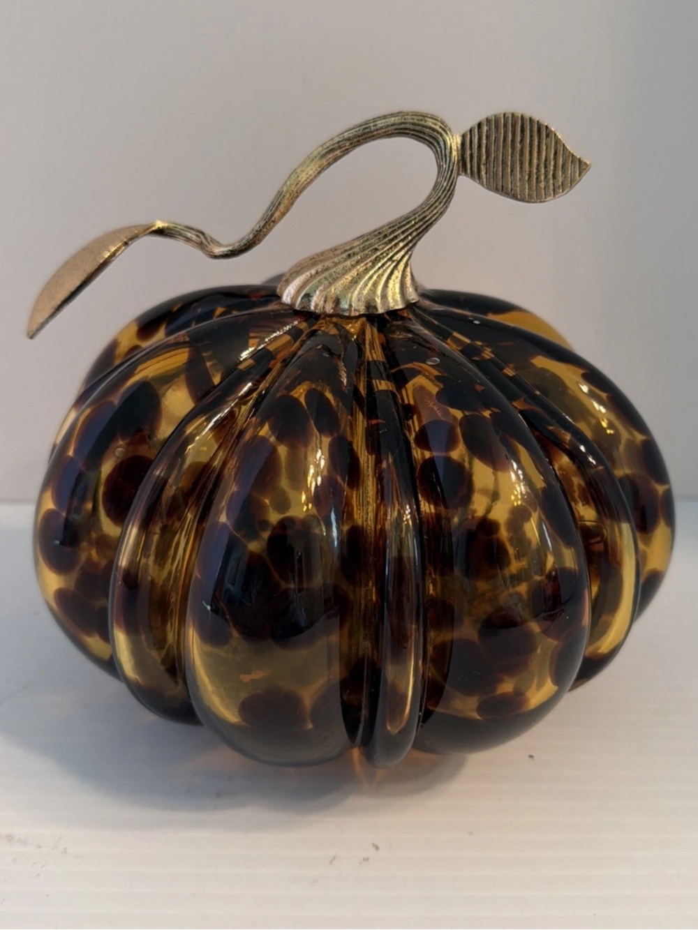 Siriano Amber Dots Leopard Art Glass Pumpkin Decor 7” Metal Stem Tortoise NWT